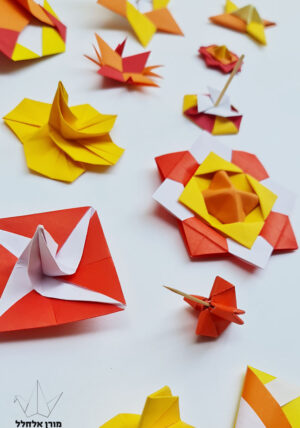 סדנאות אוריגמי לחנוכה, סדנאות בחנוכה לכל המשפחה, פעילות משפחתית בחג, סדנת סיביבונים , סביבון אוריגמי, סביבונים מנייר, סדנאות לילדים, סדנאות גיבוש, סדנאות לצוות, פעילות לחנוכה לעובדים, פעילות לילדי העובדים, מורן אלחלל אוריגמי